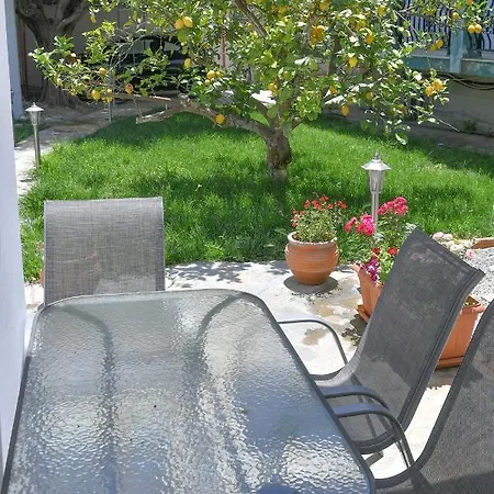 Vakantiehuis The Olive Garden House Charaki